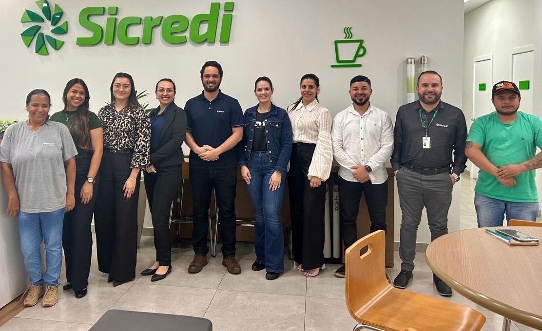 Em homenagem ao Dia Mundial do Meio Ambiente cooperativa Sicredi de Mariluz e Secretaria Municip...