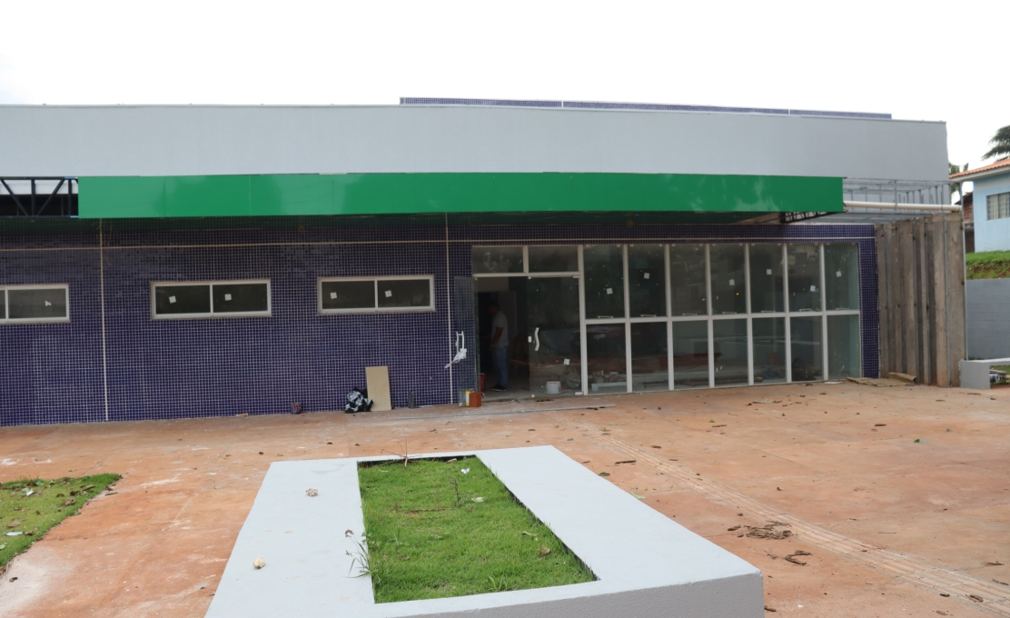 Prefeito e Secretária de Saúde acompanham andamento das obras da Unidade Mista de Saúde de Ma...
