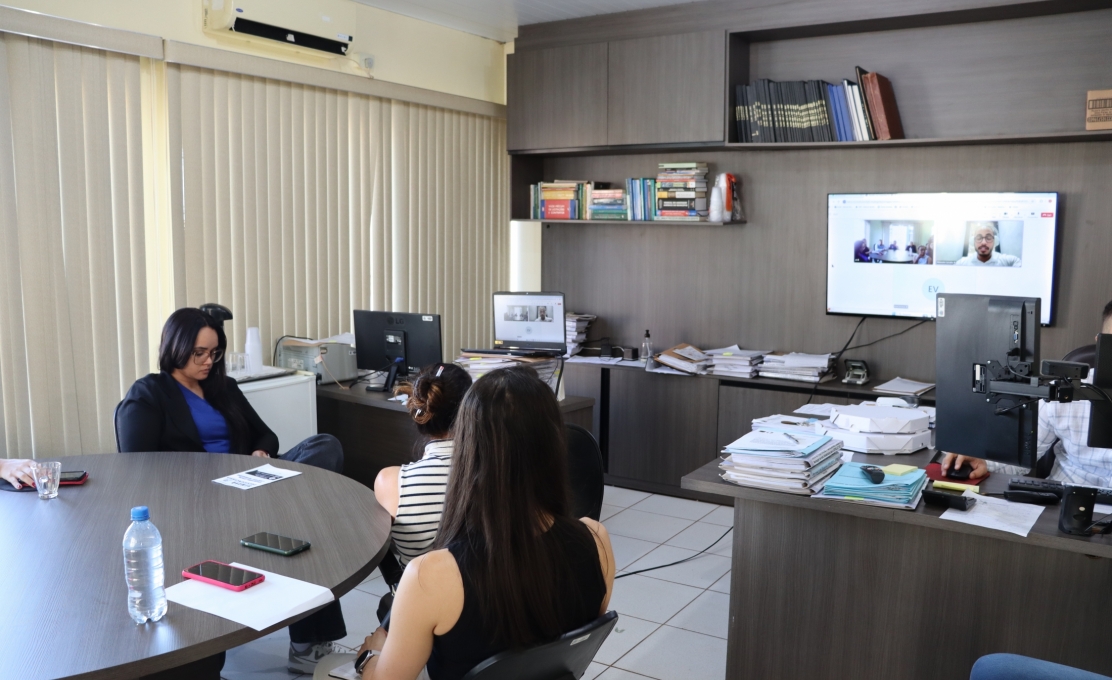 PREVILUZ realiza reunião para discutir investimentos 