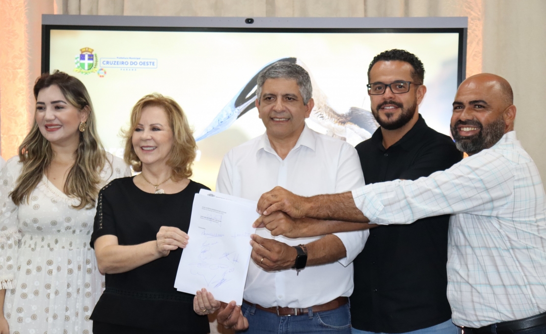 Assinatura Protocolo de intenção do consorcio intermunicipal Geoparque Caiuá 