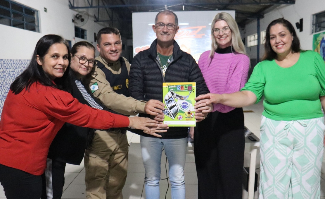 Na terça-feira, dia 29, aconteceu na Escola Municipal Manoel Ribas uma reunião sobre a volta d...
