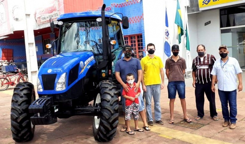 O Programa Trator Solidário contemplou mais um produtor rural de nossa cidade