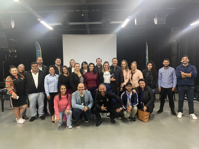  Equipe da Divisão Municipal de Cultura participou de uma reunião na Casa da Cultura de Campo Mourão 