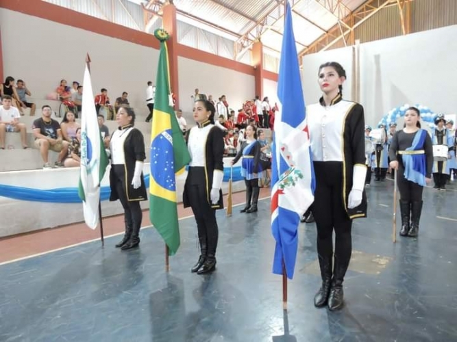  Fanfarra Municipal de Mariluz, realizou uma apresentação memorável no IX Festival de Bandas e Fanfarras, que foi realizado na cidade de Rondon