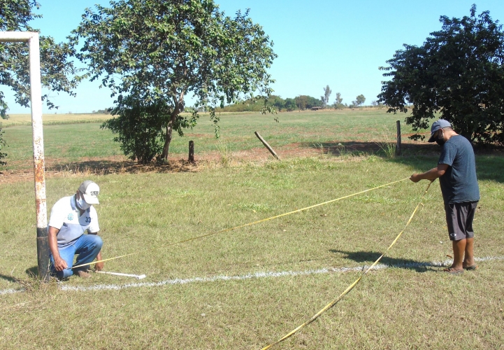 Divisão Municipal de Esportes, realizou manutenção em campo de futebol no distrito de São Luiz