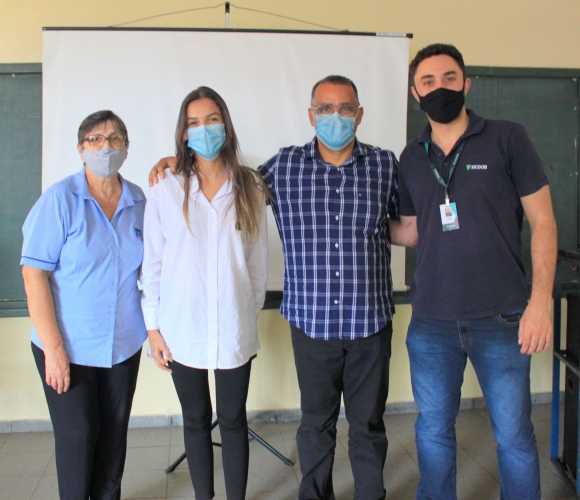 Professores, diretores e pedagogos da rede municipal de ensino assistiram palestra do renomado Prof. Júlio Furtado