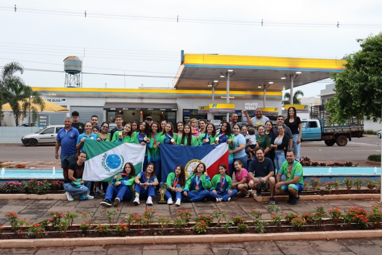 Atletas de handebol da Escola Estadual Dom Bosco, categoria sub-14, se sagraram campeãs da fase cobre do JEBS