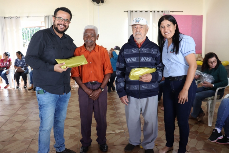 CRAS e CREAS de nossa cidade realizaram uma tarde especial de atividades com os idosos do Serviço de Convivência