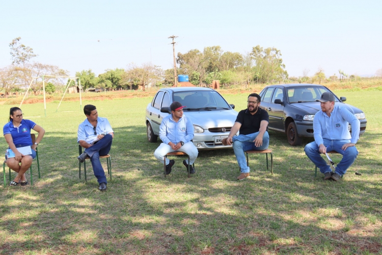 Reunião com produtores da Comunidade Nossa Senhora Aparecida definiu como será realizada obra em estrada na localidade 