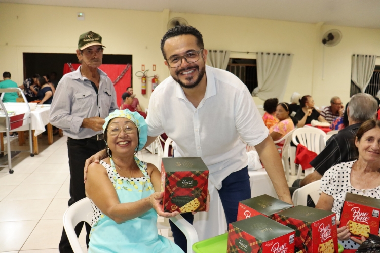 Tradicional jantar de final de ano do Clube do Idoso de Mariluz