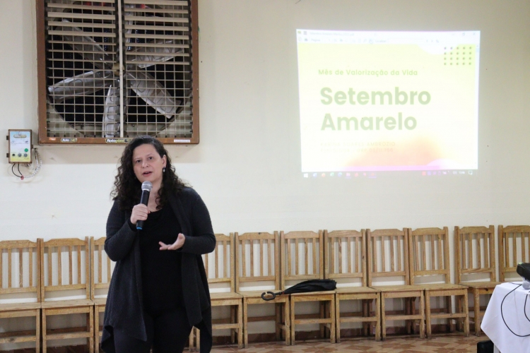 Palestra referente ao Setembro Amarelo com profissionais das Secretarias de Assistência Social, Saúde e Educação