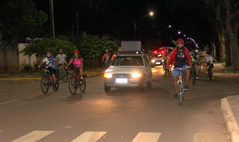 Divisão Municipal de Esportes e Prefeitura de Mariluz iniciaram o projeto esportivo Pedalada Noturna