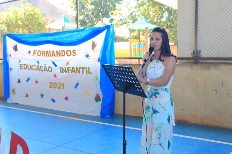 Escola Municipal Arnaldo Busato realizou a formatura de alunos da Educação Infantil 