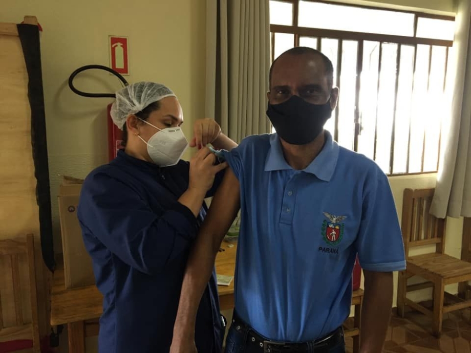  Mariluz iniciou a vacinação contra a Covid-19 para pessoas com idade de 59 e 58 anos