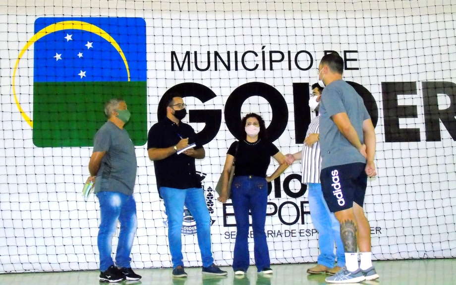 Diretor de Esportes de Mariluz realizou visita ao revitalizado e moderno Ginásio 10 de agosto de Goioêre