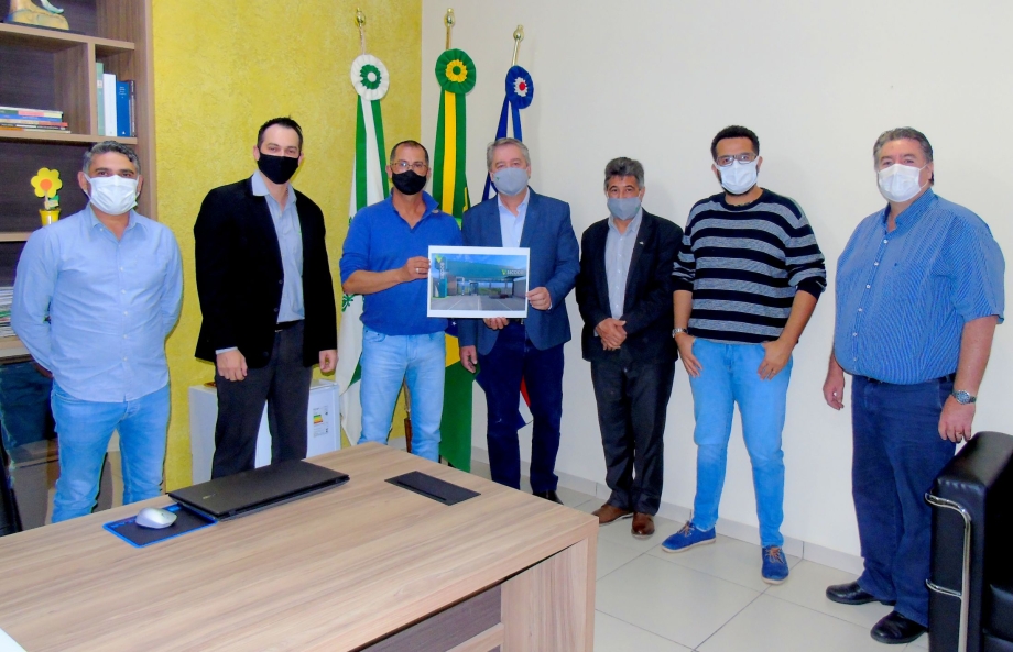 Diretores do Sicoob Arenito apresentaram o projeto de construção da nova agência Sicoob local ao Prefeito Paulinho Alves