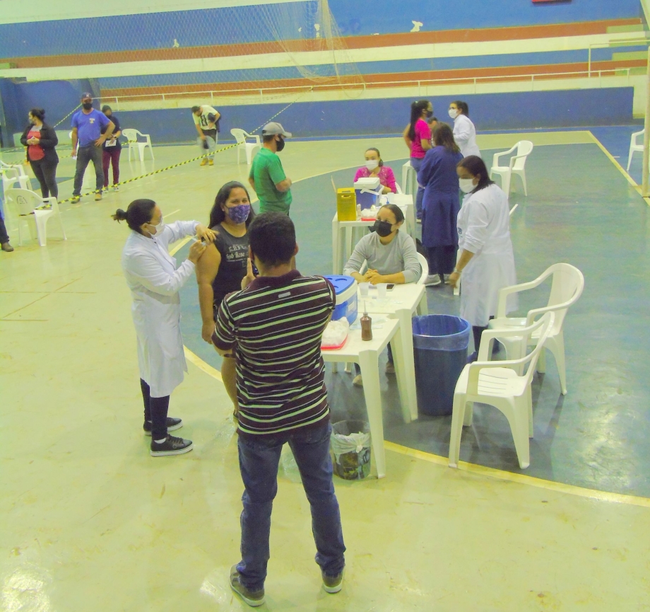 Município de Mariluz realizou a imunização da população com 33 anos acima
