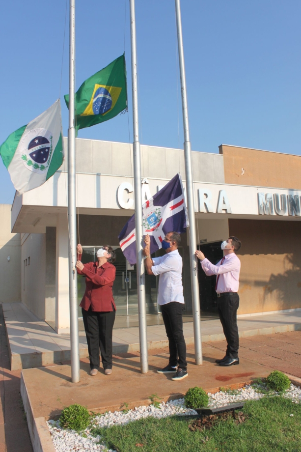 Prefeitura de Mariluz realizou solenidade de hasteamento das bandeiras ontem, 7 de setembro 