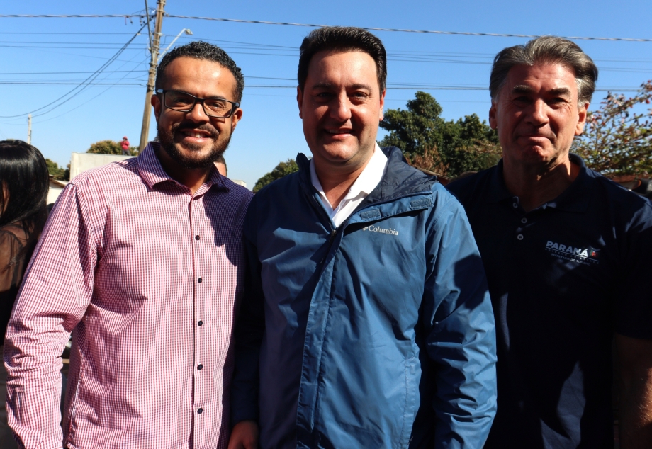 O Prefeito Interino Fernando Santos foi na inauguração da nova UMS de Maria Helena, governador esteve presente