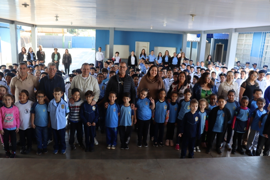 Prefeito Paulinho Alves visita Colégio Cívico-Militar em Goioerê e projeta modelo para Mariluz