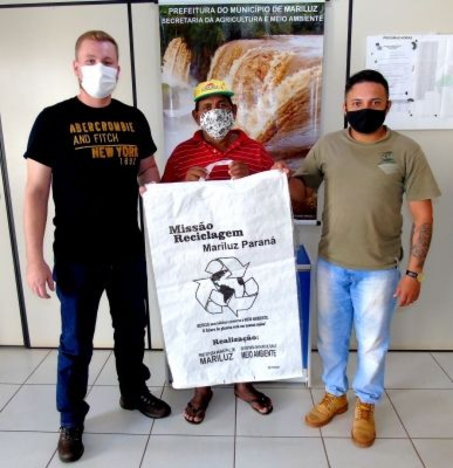 Em Mariluz a Secretaria Municipal de Agricultura e Meio-Ambiente, está realizando a distribuição de Bags gratuitamente 