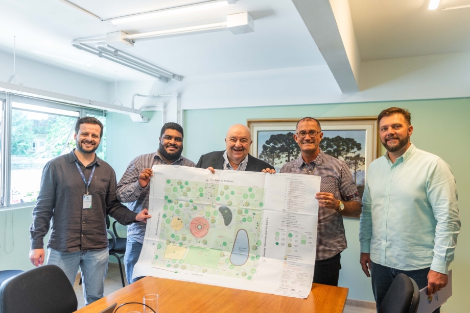 Prefeito assina convênio junto ao governo para implantação do Parque Urbano 