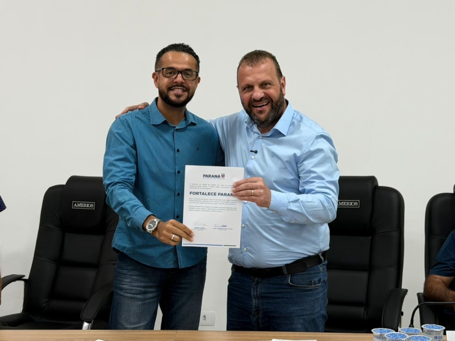 Vice-prefeito Fernando Santos participa da entrega de equipamentos do Fortalece Paraná na AMERIOS