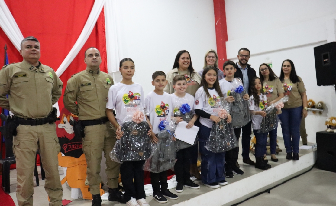 Proerd forma 150 alunos em Mariluz e celebra a educação para a vida