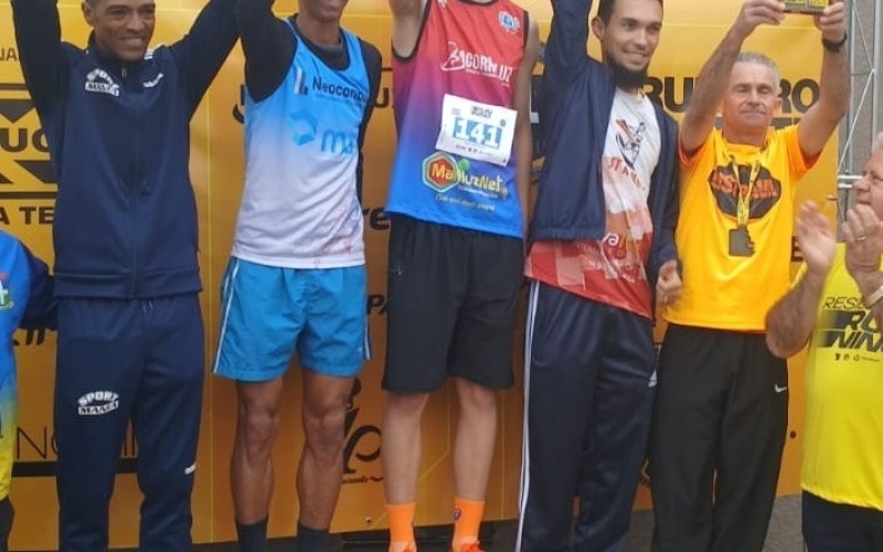 Atletas da Associação de Corredores de Rua de Mariluz, mais uma vez são destaques participando de corrida de rua