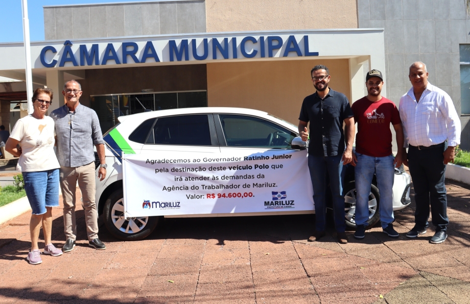 Município de Mariluz realizou a entrega oficial de implementos agrícolas, micro-ônibus e de um veículo Polo 