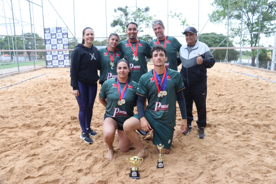 Torneio de Vôlei Misto 4x4 reúne equipes de Mariluz e região em feriado da Independência