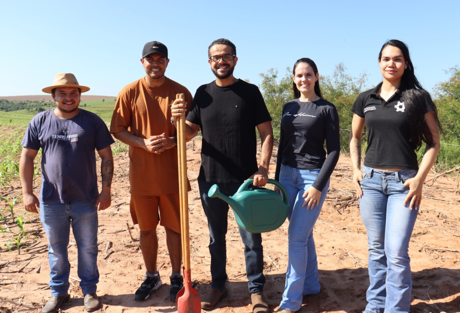 Em alusão ao Dia Mundial da Água o município de Mariluz realizou uma ação de preservação ambiental 