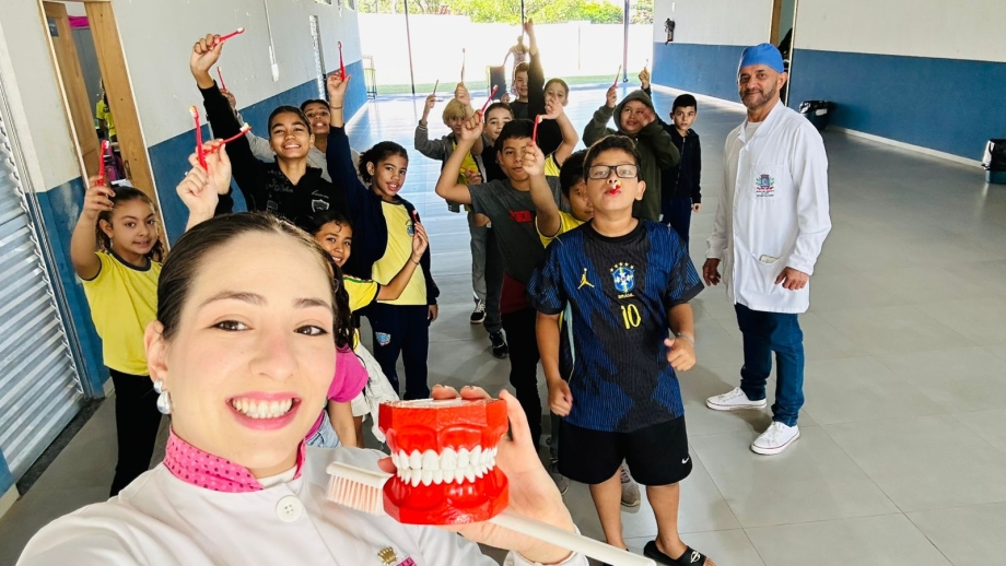 Dia B da Saúde Bucal mobiliza escolas de Mariluz